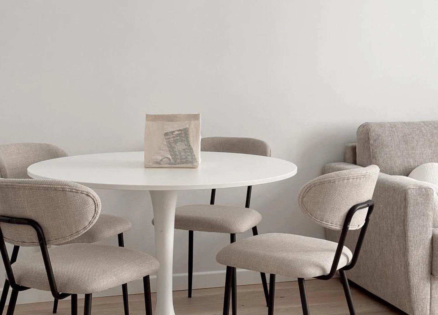 Newly Renovated Flat In Ullanlinna 赫尔辛基